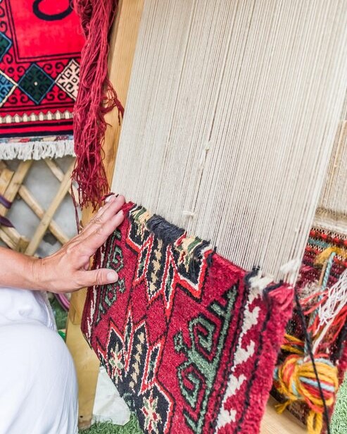 Handcrafted Traditional Area Carpet